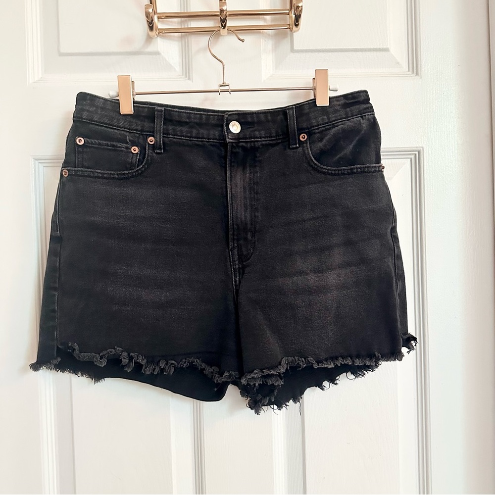 Black denim American Eagle shorts